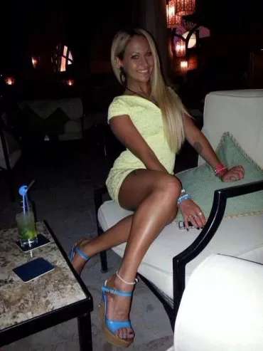 Zwei Blondinen Blowjob Kostenlos Ansehen Riehen